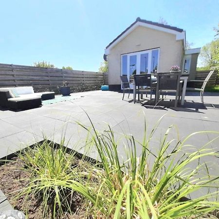 Huisje Britt Met Grote Tuin En Veel Privacy Dirkshorn Luaran gambar