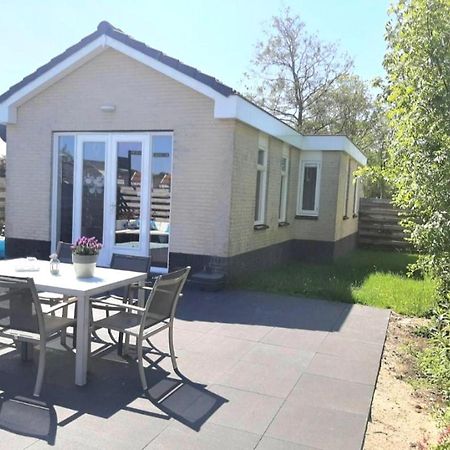 Huisje Britt Met Grote Tuin En Veel Privacy Dirkshorn Luaran gambar