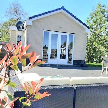 Huisje Britt Met Grote Tuin En Veel Privacy Dirkshorn Luaran gambar