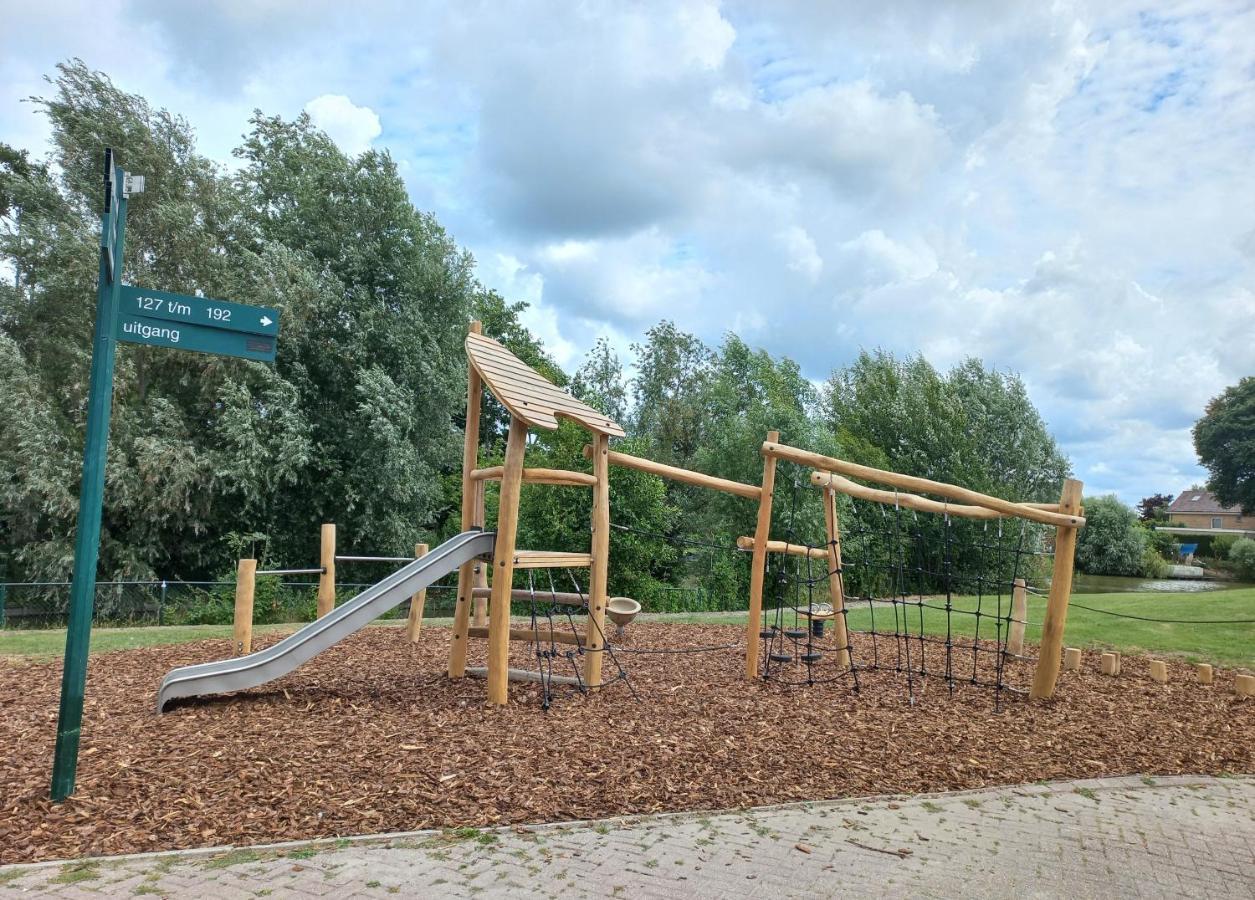 Huisje Britt Met Grote Tuin En Veel Privacy Dirkshorn Luaran gambar