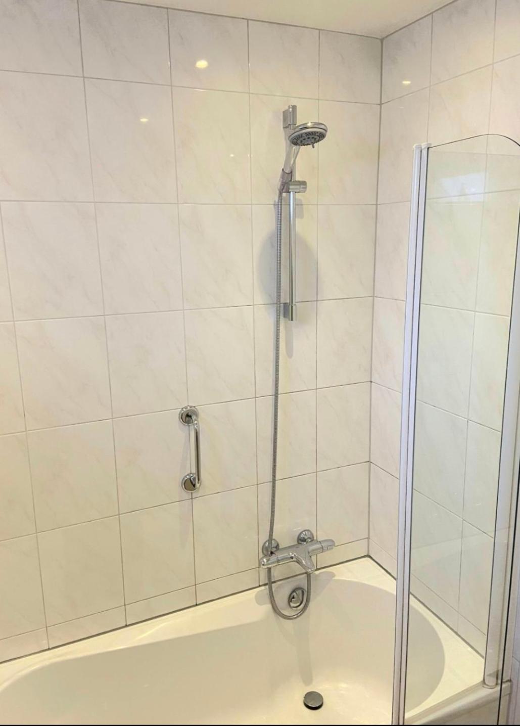 Huisje Britt Met Grote Tuin En Veel Privacy Dirkshorn Luaran gambar